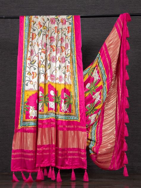 Latest Dupatta Designs, Dupatta For Lehenga, Gaji Silk Dupatta, Tassels Dupatta, Indian Scarf, Floral Digital Print, Heavy Dupatta, Kutch Work Designs, Bridal Dupatta