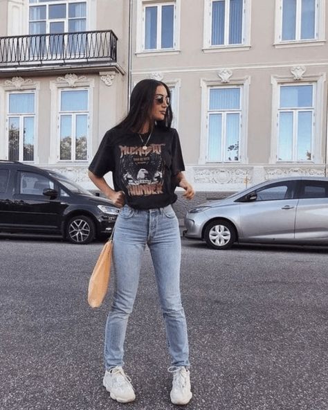 Bustier Outfit, Mode Hipster, Trendy Spring Outfits, Fest Outfits, Skater Girl Outfits, Comfortable Outfit, Streetwear Mode, Populaire Outfits, Mode Ootd