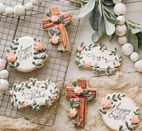 Easter Cookies Christian, Gemstone Cookies, Have A Blessed Easter, Easter Cake Designs, Diy Easter Treats, Easter Sugar Cookies Decorated, Catholic Easter, Blessed Easter, Cross Cookies