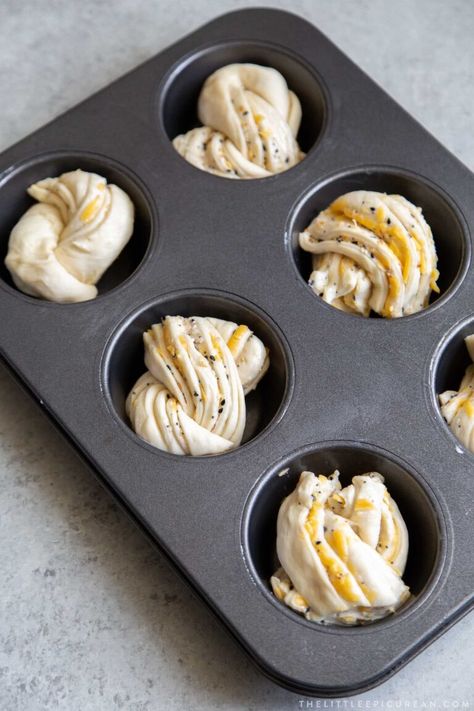 Jumbo Muffin Tin Recipes, Savoury Baked Goods, Babka Rolls, Babka Muffins, Giant Muffins, Babka Recipes, Babka Buns, Savory Baked Goods, Babka Bread