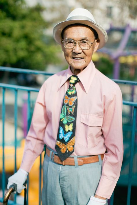 The recent photo book “Chinatown Pretty” spotlights the joyous style of senior citizens, such as... Grandpa Fashion, Tweed Overcoat, Chinatown San Francisco, Granny Style, Grandpa Core, Grandpa Style, Decor Eclectic, Colored Cardigans, Social Media Stars