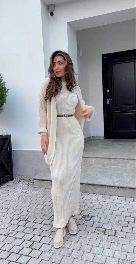 Chic Beige Winter Maxi Dress, Spring Classy Outfits, Chic Beige Knitted Dress, Long Ribbed Beige Dress, Elegant Beige Knit Bodycon Dress, Elegant Beige Knit Sweater Dress, Tight Dress Outfit, Chic Clothing Style, Body Con Dress Outfit