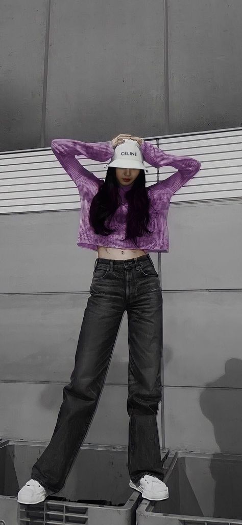 Lisa Manoban Boyish Style, Lisa Boyish Style, Lisa Boyish, Lisa Wallpaper, Boyish Outfits, Boyish Style, Iu Hair, Gf Material, Lisa Manoban