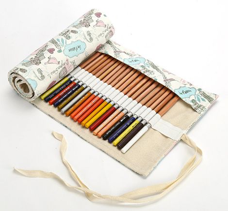 Pencils Case, Cadeau St Valentin, Diy Pencil Case, Stylish Pens, Pencil Roll, Canvas Pencil Case, Diy Pencil, Pencil Storage, Pen Storage