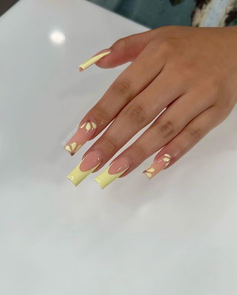 Prom Nails Acrylic Classy, Prom Nails Acrylic, Classy Spring Nails, Spring Break Nails Acrylic, Best Summer Nails, Acrylic Nail Designs Coffin, Bauch Tattoos, Spring Break Nails, Spring Acrylic Nails