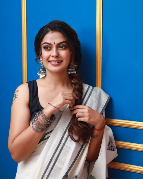 Anusree Actress, Anusree Nair, Onam Saree, Saree Black, Malayalam Actress, Young Actresses, South Actress, Movie Stills, Indian Movies