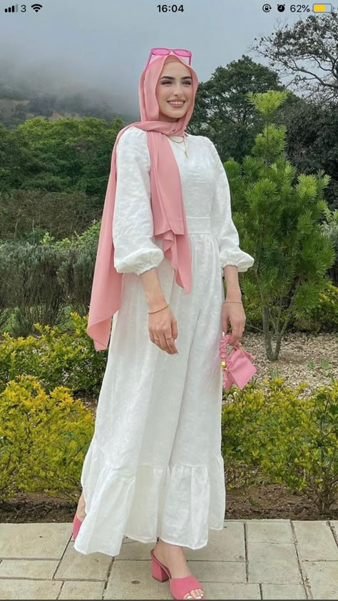 Outfits Muslim, Islamic Fashion Dresses, Hijab Fashion Summer, Ootd Hijab Casual, White Dress Outfit, Lover Dress, Modest Casual Outfits, Muslim Outfits Casual, Women Dresses Classy