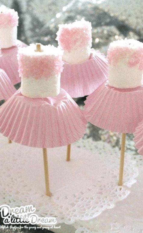 Princess Cake Pops, Diy Baby Shower Centerpieces, Ballerina Cupcakes, Idee Babyshower, Boy Baby Shower Ideas, Shower Desserts, Baby Shower Bbq, Baby Shower Desserts, Diy Bebe