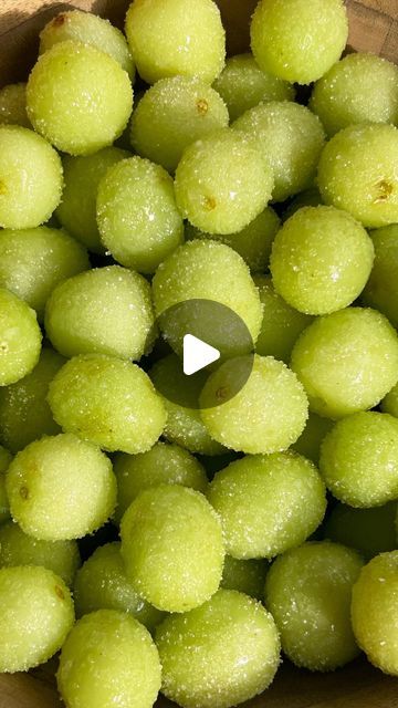 Frozen Grapes With Sugar, Frozen Sour Grapes, Frozen Grapes Recipe, Sour Patch Grapes, Frozen Grapes, Grape Recipes, Sour Grapes, Green Grapes, Vegan Sweets