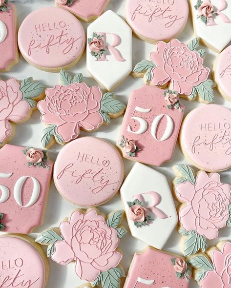 50th Anniversary Cookies, Purple Cookies, Birthday Biscuits, Moms 60th, No Bake Sugar Cookies, Anniversary Cookies, Bebe Shower, Happy Birthday Cookie, Aesthetic Party