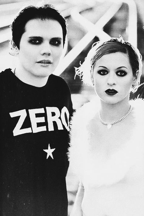 Billy Corgan & D'Arcy Wretzsky - The Smashing Pumpkins 90s Editorial, D'arcy Wretzky, Siamese Dream, Billy Corgan, Pumpkin Juice, The Smashing Pumpkins, Smashing Pumpkins, Popular People, Photo Organization