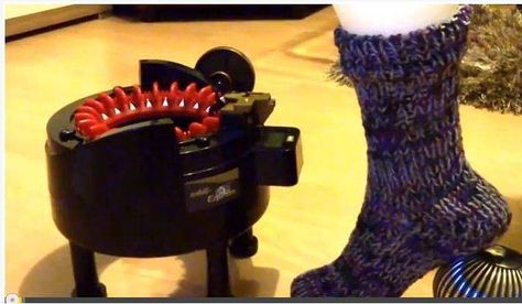 Making a Sock and turning the heel on the Addi Express This is a German video... Hopefully we will be able to figure this out and share with you in English later on.. http://youtu.be/AD8qYZ27Mdw Addi Patterns, Addi Machine, Knit Loom, Addi Express, Addi Knitting Machine, Loom Machine, Weaving For Kids, Circular Knitting Machine, Knitting Machines