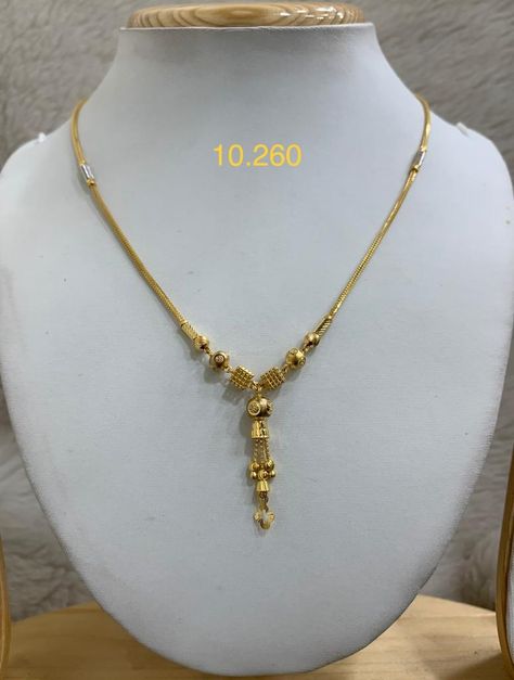 Gold Kitty Set Design Indian, Chain Lockets Gold Simple, Short Mangalsutra Designs Gold, Short Nallapusalu, Lockets Gold, Gold Earrings For Kids, Wedding Jewelry Sets Bridal Jewellery, Delicate Gold Jewelry, Neck Pieces Jewelry