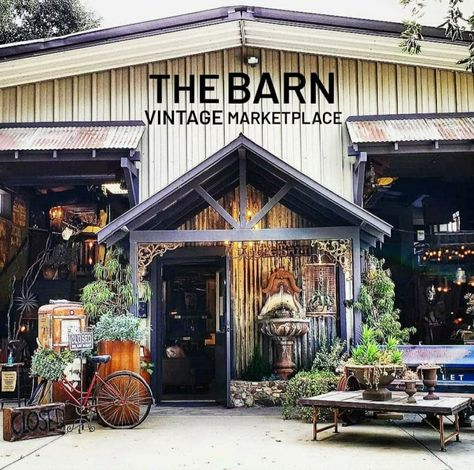 Shed Retail Store, Country Store Fronts, Antique Shop Exterior, Farmhouse Store Front Ideas, Farm Shop Exterior, Deli Exterior Design, Antique Store Exterior, Rustic Store Design, Farmers Market Building