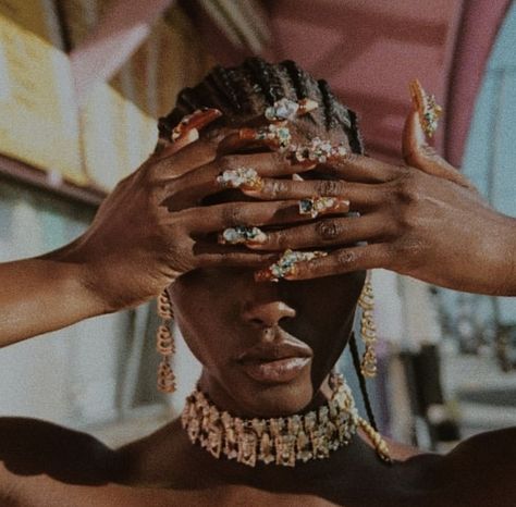 Black Photography, Photographie Inspo, Black Femininity, Elegant Nails, Foto Inspiration, Black Excellence, Black Culture, Vintage Store, Brown Skin