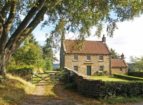 Yorkshire Cottage, Yorkshire House, Cottage Traditional, English Cottages, Cottage Shabby Chic, Dream Cottage, Countryside House, Stone Cottage, English House