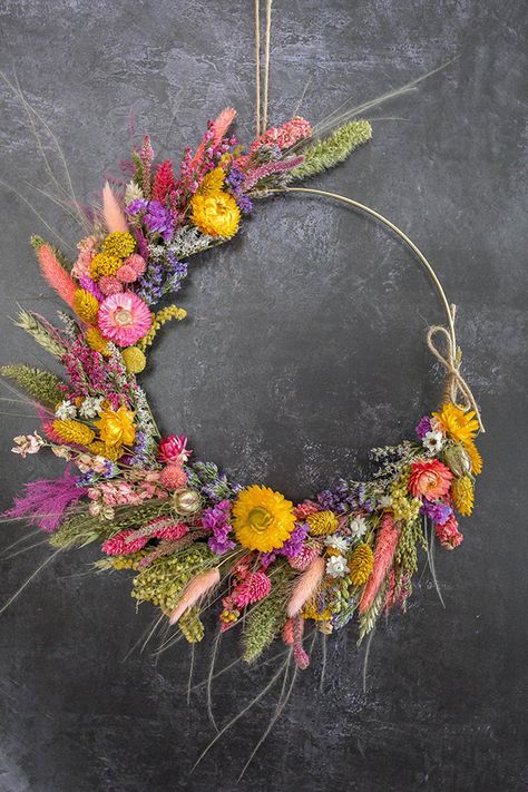 From bright and colourful show-stopping floral wreaths to more minimal and natural-hued affairs, there’s a wreath to suit all tastes and styles. Everlasting Wreaths, Dried Flower Hoop, Wreath Making Kits, Dried Floral Wreaths, Dried Flower Wreath, Dried Wreath, Summer Colours, Dried Flower Wreaths, Preserved Flowers