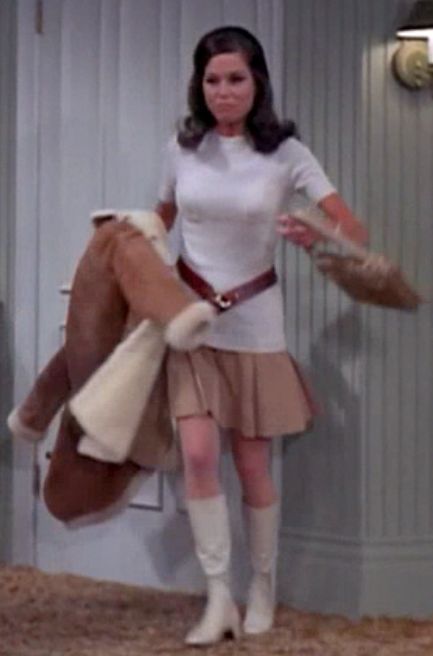 Mary Tyler Moore Show Fashion, Mary Tyler Moore Outfits, Mary Tyler Moore Fashion, Mary Tyler Moore Show, Tyler Moore, Mary Tyler Moore, Old Tv Shows, Retro Tv, Last Episode