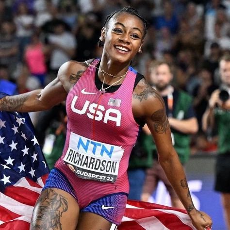 Bleacher Report on Instagram: "SHA'CARRI RICHARDSON HAS WON THE WOMEN'S 100M FINAL 🔥 @highlighther Broke the record for fastest ever women’s 100m run at a World Championship track meet with a time of 10.65" Sha’carri Richardson Running, Sha'carri Richardson 2024, She'carri Richardson, Sha'carri Richardson Wallpaper, Sha'carri Richardson Track, Shacarri Richardson Wallpaper, Shacarri Richardson Running, Shacari Richardson, Daryll Neita