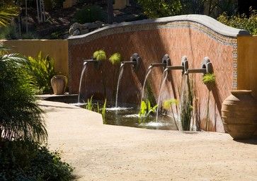 Traditional Spanish Outdoor Fountain Design Ideas, Pictures, Remodel and Decor Modern Spanish Home, Outdoor Wall Fountains, Mediterranean Landscape, Patio Remodel, Pool Water Features, Pond Water Features, Fountain Design, Backyard Water Feature, Mediterranean Style Homes