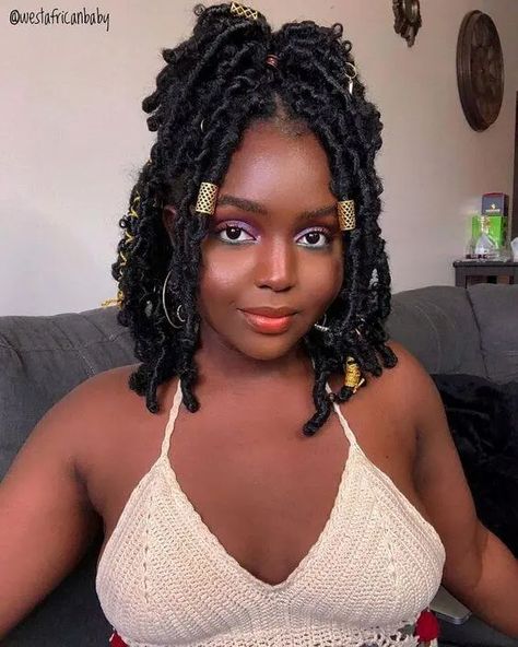 26 Awesome Short Crochet Braid Styles to Copy in 2023 3 Bob Butterfly Locs, Short Crochet Braid Styles, Butterfly Locs Hairstyle, Short Crochet Braids, Butterfly Locs Crochet, Short Crochet, Butterfly Locs, Locs Crochet, Short Locs Hairstyles