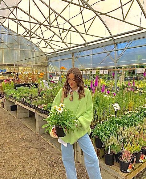 Flower Shopping, Different Aesthetics, Garden Centre, Indie Outfits, Perfect World, Garden Center, Summer Aesthetic, Flower Shop, Flower Garden