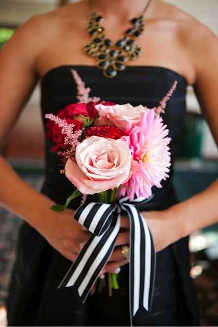 Flower Bouquet For Black Dress, Black Prom Dress Bouquet, Prom Bouquet For Black Dress, Prom Flowers With Black Dress, Homecoming Flower Bouquet Ideas, Prom Bouquet Ideas Black Dress, Prom Flowers For Black Dress, Flowers With Black Dress, Hoco Flowers Bouquet With Black Dress