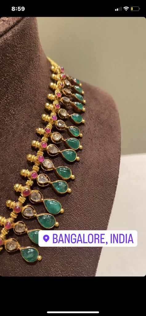 Diwali Temple Jewelry Emerald Necklace With Intricate Design, Green Gemstone Beads Temple Jewelry Necklace, Luxury Traditional Emerald Necklace For Diwali, Luxury Green Pearl Temple Jewelry Necklace, Handmade Green Temple Jewelry Choker, Gold Haram Designs, Jewelry Editorial, Light Weight Jewelry, Bridal Jewelry Collection