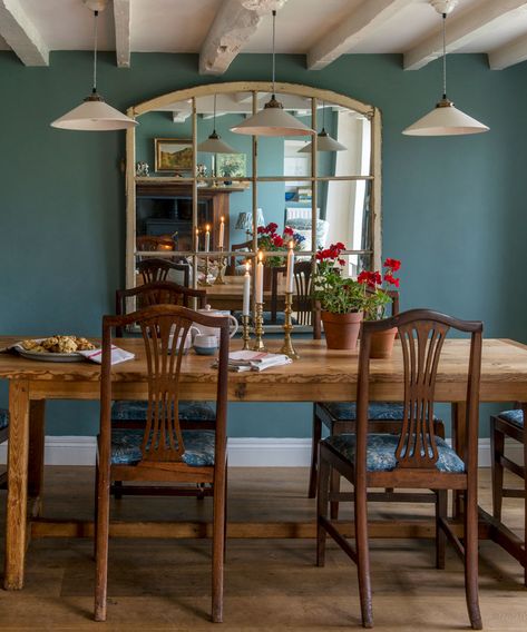 Take a tour around this eclectic Arts and Crafts cottage in Surrey | Ideal Home Small Cabin Kitchens, Dining Room Teal, Arts And Crafts Interiors, Cottage Dining Rooms, Dining Room Remodel, Country Cottage Decor, Interior Minimalista, Rooms Ideas, Traditional Dining Room