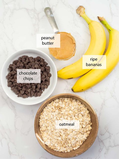 4-Ingredient Chocolate Chip Banana Oatmeal Cookies - Simply Five Ingredients Banana Cookies 3 Ingredient, 3 Ingredient Banana Cookies, Three Ingredient Cookies, Chocolate Chip Oatmeal Cookies Healthy, 4 Ingredient Cookies, Banana Oat Cookies, Banana Chocolate Chip Cookies, 3 Ingredient Cookies, Peanut Butter Oats