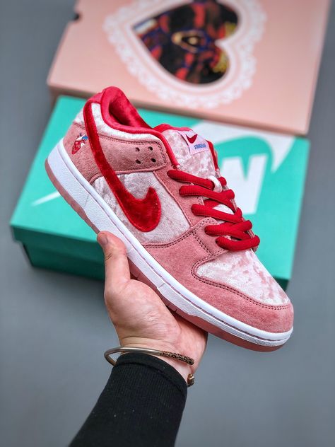 Nike SB Low Dunk Low x Strange love Sneakers Sb Low Dunk, Strange Love Dunks, Nike Sb Dunk Low Strangelove, Nike Sb Low Dunks, Nike Sb Low, Preppy Shoes, Pretty Shoes Sneakers, Tenis Nike, Nike Sb Dunk Low