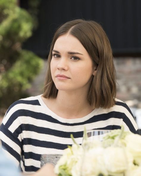 The 100 Season 5 (Back On The Ground) Maia Mitchell Hair, Good Trouble, Maia Mitchell, Oval Face Hairstyles, Shot Hair Styles, Penteado Cabelo Curto, Hairstyles For Round Faces, Grunge Hair, Hair Dos