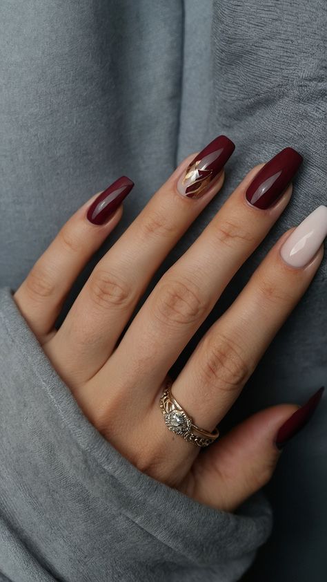 Achieve elegant burgundy nails with these dark red design ideas and nail art inspiration Get classy black and short French tips sophisticated chrome and acrylic short nail designs Perfect your nail polish game with these trendy burgundy nail designs Burgundy Nail Ideas, Burgundy Nail Art, Burgundy Nail Designs, Short French, Maroon Nails, Chrome Nails Designs, Gothic Glam, Winter Nails Acrylic, Burgundy Nails