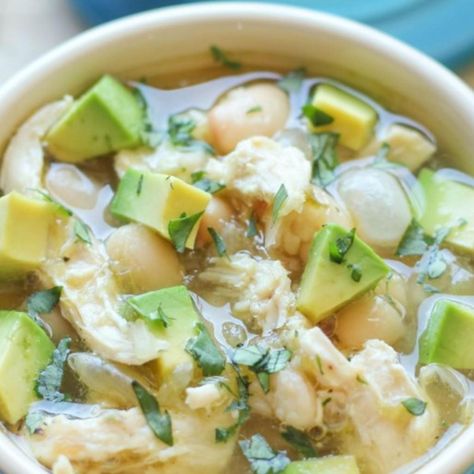 5-Ingredient White Chicken Chili - Damn Delicious Quinoa Chili, White Chili Chicken Recipe, White Chicken Chili, White Chicken, White Bean, Chicken Chili, 5 Ingredient, Recipe Details, White Beans