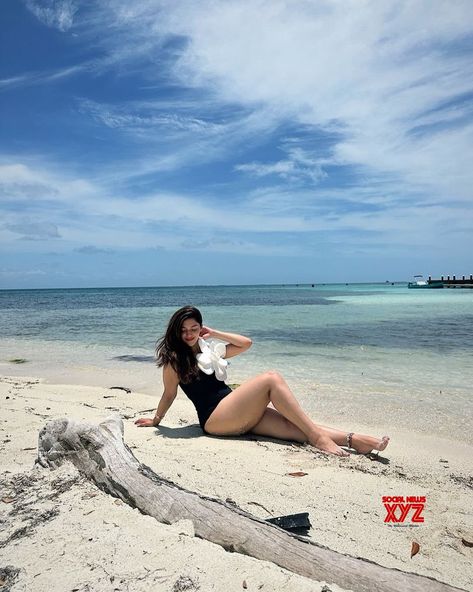 Actress Mehreen New Glam Stills

 #Actress #Mehreen Mehreen Pirzada, Belize Vacation, Belize Vacations, Latest Instagram, Movie Premiere, Turquoise Water, Live Events, Beach Babe, Bollywood Fashion