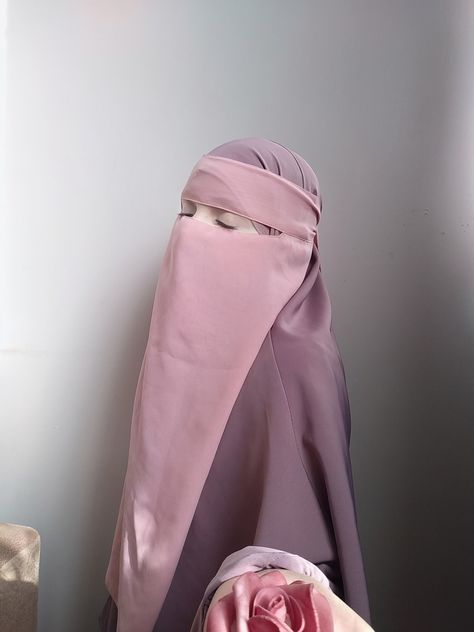 Pink Niqab, Pagan Veiling Styles, Niqab Aesthetic, Muslimah Outfit, Niqab Fashion, Modest Clothes, Muslim Outfits Casual, Afghan Dresses, Muslim Outfits