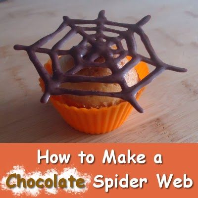 Learn how you can make a spider web from chocolate with this handy tutorial Edible Spider Web, Cupcakes For Halloween, Chocolate Spiders, Spider Cupcakes, Make Your Own Chocolate, Chocolate Candy Recipes, How To Make Icing, Cupcake Images, Halloween Things