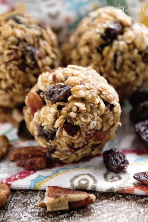 No Bake Oatmeal Raisin Energy Balls Recipe ~ Delicious Energy Balls That Taste… Oatmeal Raisin Energy Balls, Raisin Energy Balls, Oatmeal Raisins, Granola Balls, No Bake Oatmeal, Fancy Treats, Fitness Snacks, Energy Balls Recipe, Bake Oatmeal