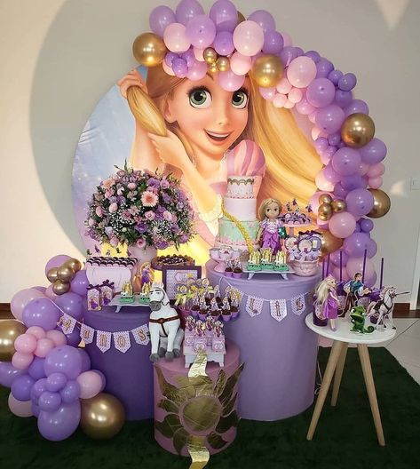 Bruno Fogaça en Instagram: “Festa linda tema Rapunzel! Por @guilanafestas #encontrodefestas” Disney Princess Theme Birthday Party, Rapunzel Birthday Cake, Princess Jasmine Birthday Party, Princess Jasmine Birthday, Tangled Birthday Party, Rapunzel Birthday, Decoration Buffet, Rapunzel Birthday Party, Jasmine Birthday