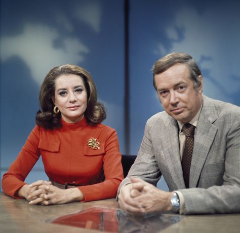 THE TODAY SHOW -- Pictured: (l-r) Co-anchor Barbara Walters, co-anchor Hugh Downs News Anchor Aesthetic, Cheri Oteri, April Weather, Barbara Walters, Giant Steps, News Presenter, 80s Tv, 1970's Fashion, Sister Act