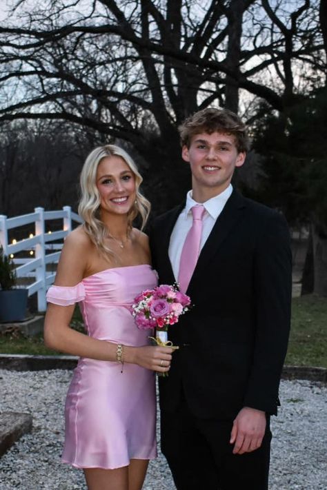 Pink Hoco Dress, Pink Fitted Dress, Homecoming Poses, Short Satin Dress, Prom Poses, Dress Graduation, Pink Homecoming Dress, Pink Cocktail Dress, Semi Formal Dress