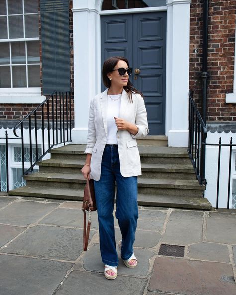 Wide Leg Jeans Over 50, Smart Casual Spring, Jeans Over 50, Spring Highlights, How To Wear Wide Leg Jeans, Ivy Rose, Rose London, Tan Bag, Chunky Sandals