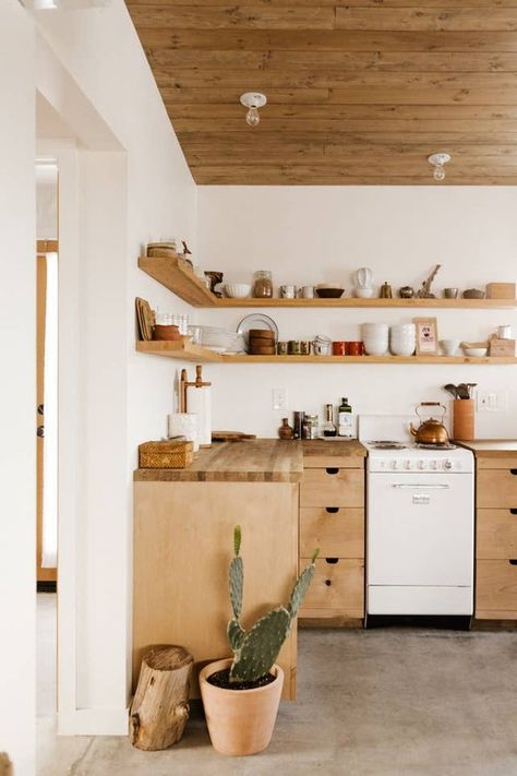 Desert-Themed Kitchen Ideas and Inspiration | Hunker Bohemian Style Kitchen, My Scandinavian Home, Themed Kitchen, Decor Ikea, Scandinavian Kitchen, Bedroom Vintage, Kitchen Themes, Scandinavian Home, Joshua Tree