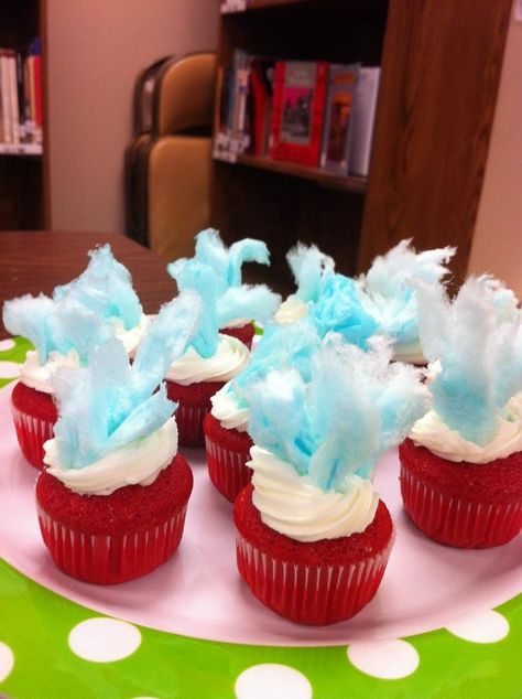 Dr. Seuss cupcakes for Kindergarten Dr Suess Dessert Ideas, Thing One Thing Two Cupcakes, Thing 1 And Thing 2 Cupcakes, Dr Suess Cupcake Ideas, Dr Seuss Inspired Food, Dr Seuss Inspired Snacks, Dr Seuss Charcuterie Board, Dr Suess Cake Ideas, Dr Seuss Desserts