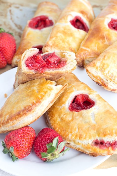 Strawberry Hand Pies Strawberry Hand Pies, Hand Pie Recipes, Strawberry Pie Filling, Apple Hand Pies, Fried Pies, Hand Pie, Baking Substitutes, Spring Desserts, Fruit Pie