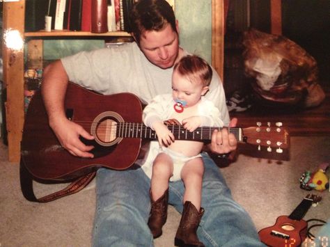 Father-daughter music Father Teaching Daughter, Father And Daughter Old Photos, Father Playing With Daughter, Cute Father Daughter Pictures, 90s Family Photos Aesthetic, Dad And Baby Daughter Aesthetic, Cool Dad Aesthetic, Daughter And Father Aesthetic, Dad Playing With Kids