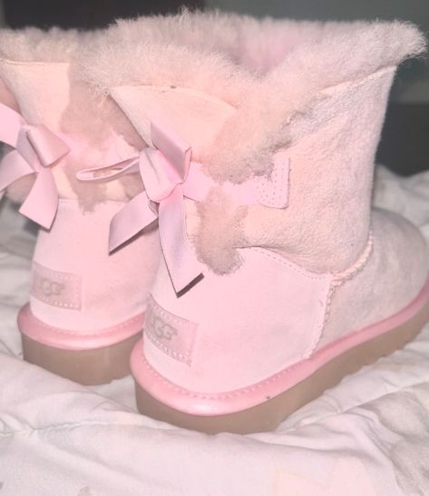 Comfy Slides, Cute Uggs, Pink Ugg Boots, Dream Birthday, Birthday Haul, Fluffy Shoes, Pretty Sneakers, Pink Uggs, Trendy Shoes Sneakers