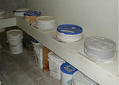 Ergonomic Glaze Storage: Save Your Back and Minimize Studio Clean-Up Time - Ceramic Arts Network Practical Pottery, Kiln Pottery, Glaze Techniques, Bucket Storage, Ceramic Arts Daily, Pottery Tips, Clay Lesson, Astoria Oregon, Ceramic Supplies