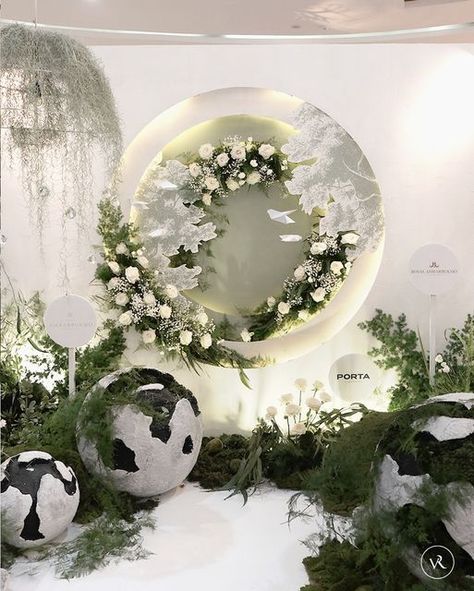 Sage Decorations Wedding, Wedding Exhibition Booth Design, Green White Wedding Theme, Event Booth Design Exhibitions, White And Green Decor, Sage Green Backdrop, Green And White Decor, White Wedding Backdrop, Booth Aesthetic