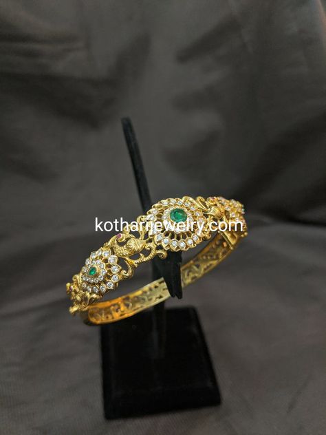 Nakshi Bangles Gold, Gold Stone Necklace, Diamond Jewlery, Gold Kada, 22k Gold Bangles, Antique Bangles, Diamond Gold Earrings, Bangle Diamond, Indian Diamond Jewellery